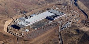 Илон Маск построит ещё три новых завода Gigafactory