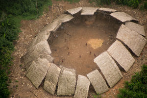 Невероятные кадры амазонского племени, которое никогда не контактировало с цивилизацией