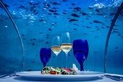 Отель с подводным рестораном открылся на Мальдивах