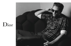 Robert Pattinson wears DIORCOMPOSIT 1.0 Sunglasses
