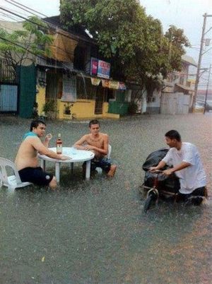 Жизнерадостные люди, которым плевать на непогоду (30 фото)