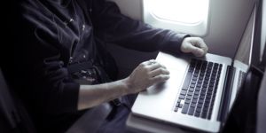 Запрет ноутбуков и фотоаппаратов на рейсах в США и Великобританию