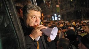 АЛЕКСАНДР РОДЖЕРС:ПОЧЕМУ ДО СИХ ПОР НЕ СВЕРГЛИ ПОРОШЕНКО.