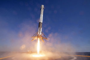 SpaceX опубликовала видео посадки повторно отработавшей ракеты