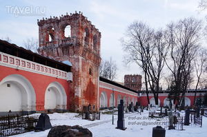 Донской монастырь — стены, храмы, горельефы