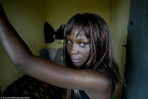 «Ангелы смерти»: фото проституток из Нигерии, где СПИД уносит 10 миллионов жизней в год