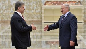 Лукашенко и Порошенко чертят возле России «ось добра»