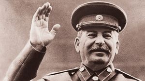 Сталин вышел на первое место в списке самых великих людей человечества 
