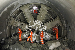 Бурильные машины Илона Маска приступили к рытью тоннеля