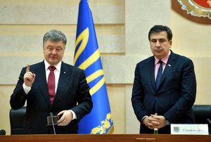 Порошенко дал команду лишить украинского гражданства Саашкавили
