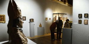 Из лионского музея украли корону за €1 млн.