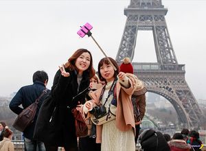 Приключение японцев в Париже