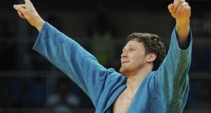 Россияне завоевали пять золотых медалей на чемпионате Европы по самбо