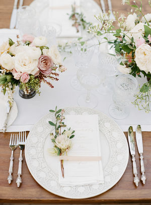 Как сделать свадьбу незабываемой: 26 идей для декора свадебного стола