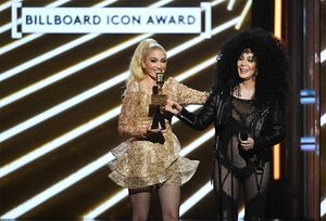 «Икона» по версии Billboard Music Awards 2017 — Шер