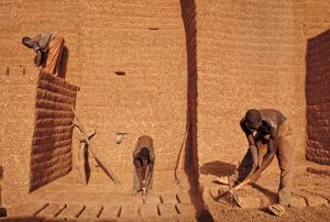 «С цивилизацией в Буркина-Фасо всё в порядке»: Дэвид Пейс открывает современную Африку