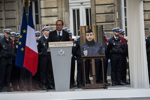 Сожитель убитого террористами полицейского из Парижа вступил с ним в посмертный брак