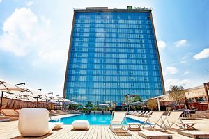 Идея путешествия: в отеле Holiday Inn Tbilisi состоялось открытие бассейна и летней террасы
