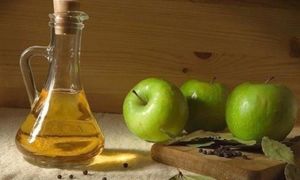 Что нужно знать про яблочный уксус и как его можно применить в быту