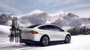 Элон Маск: Автомобили Tesla на 50 процентов снижают аварийность на дороге