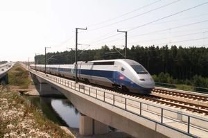 Франция к 2023 году начнет использовать высокоскоростные автономные поезда