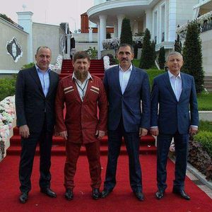 Свадьба племянника Кадырова ударила автопробегом по кризису