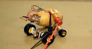 #видео | Житель Польши построил самоуправляемого робота из картофелины
