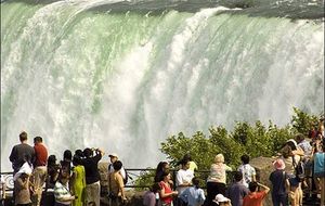Новые меры предпринимаются для стимулирования туризма на Ниагарском водопаде