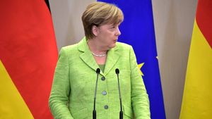 Меркель идет на откровенный конфликт с США..