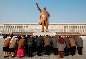 10 безумных сказок, которые Северная Корея рассказывает всему миру