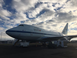 На видео от НАСА, снятом на борту летающей обсерватории, заметили странную руку. Инопланетянин?