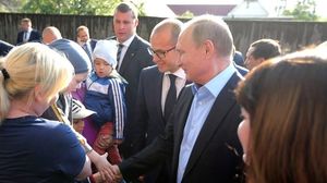 Россияне встретили Путина аплодисментами и возгласами восторга.