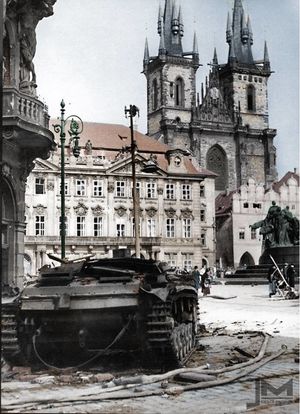 Чехи и власовцы.  Прага 1945 г.