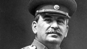Почти две трети россиян поддерживают установку памятных знаков Сталину
