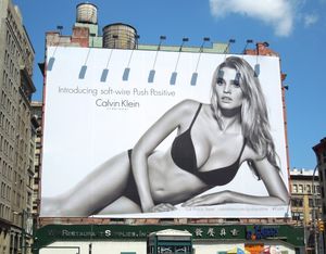 В европейской рекламе отменяют секс  