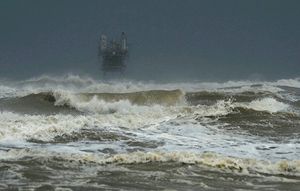 Ураган Харви взял в плен 20 000 круизных пассажиров, застрявших в море