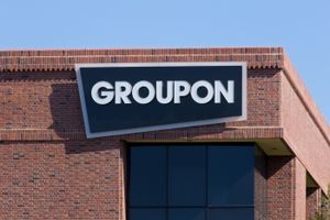 Главное в e-commerce за неделю: первый российский маркетплейс и продажа Groupon 