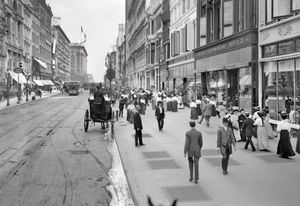 Видео-прогулка по улицам Нью-Йорка 1930-х годов и сейчас