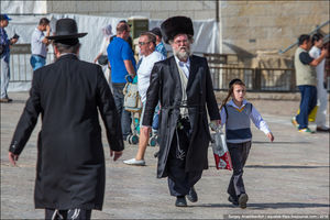 Почему религиозные евреи носят особенную одежду