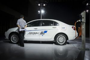 В Китае обсуждают полный переход на электромобили