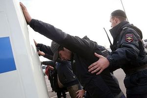В Москве 250 мигрантов пришли  "разбираться" с охранником обидевшем одного из них