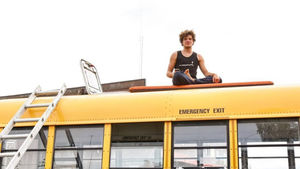 Инстаграм недели: семеро парней путешествуют по Америке на старом автобусе