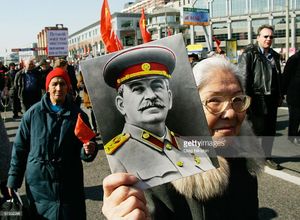 Как так получилось, что постепенно возрождается культ личности Сталина?