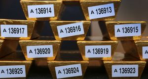 Зачем Германия спешно возвращает золото в собственные хранилища