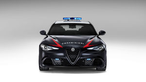 Alfa Romeo Giulia Quadrifoglio приняли в карабинеры