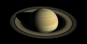 10 невероятных теорий о загадочном Сатурне