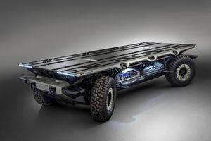 В General Motors разработали беспилотную грузовую платформу на водороде