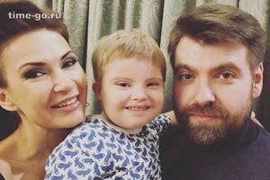 Российская актриса Эвелина Блёданс показала фото своего солнечного сына.