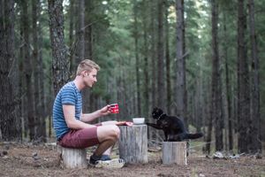 2,5 года парень путешествовал по Австралии со своей кошкой