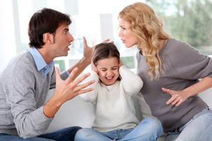 Как бы вы, бабы, выкручивались если бы ребенок при разводе оставался бы с отцом?